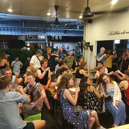 Stamps Backpackers Hostel Chiang Mai Bagian luar foto