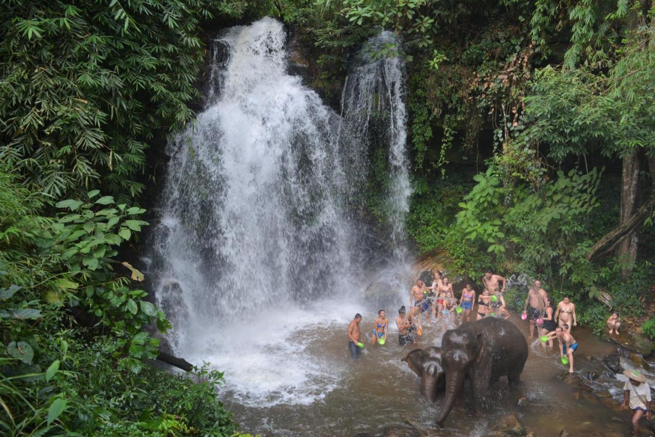 Stamps Backpackers Hostel Chiang Mai Bagian luar foto